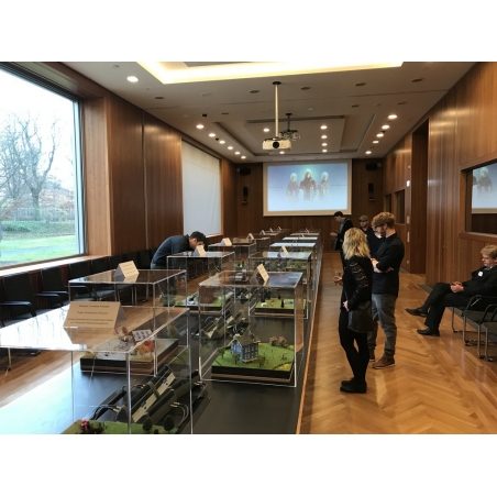 Plexiglas beschermkap | plexiglas stolp | maquettekap op maat Plexiglas beschermkap | plexiglas stolp | maquettekap op maat