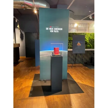 Podie sort 50 x 50 x 100 cm + montre 50 x 50 x 50 cm + 2x LED