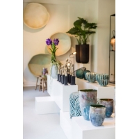 Butiksvinduespodie, hvid, efter mål