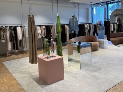 Derfor tiltrækker spejlpodier ekstra opmærksomhed i udstillingsvinduer